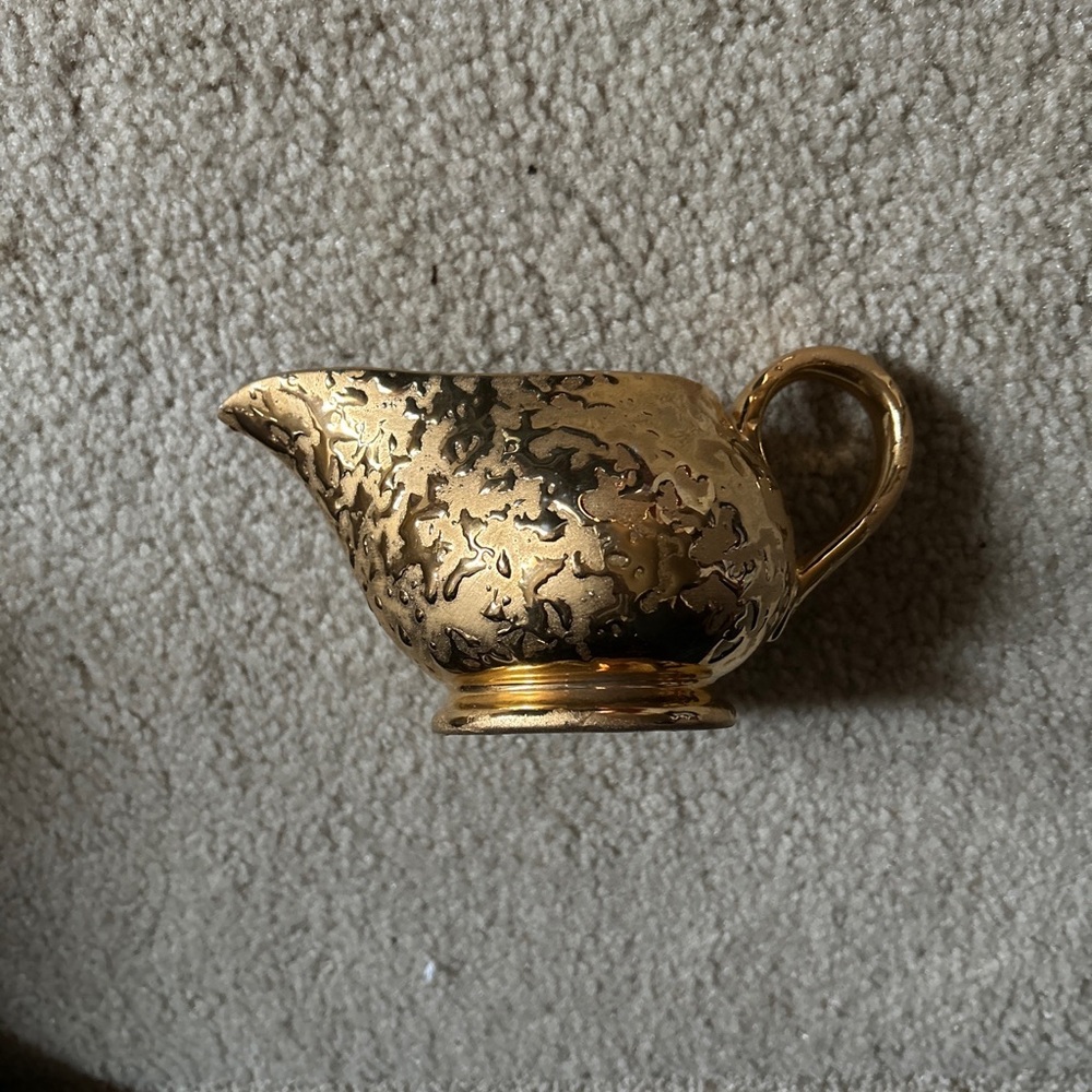 Vintage McCOY Ceramic 24K Gold WEEPING BRACADE Creamer.